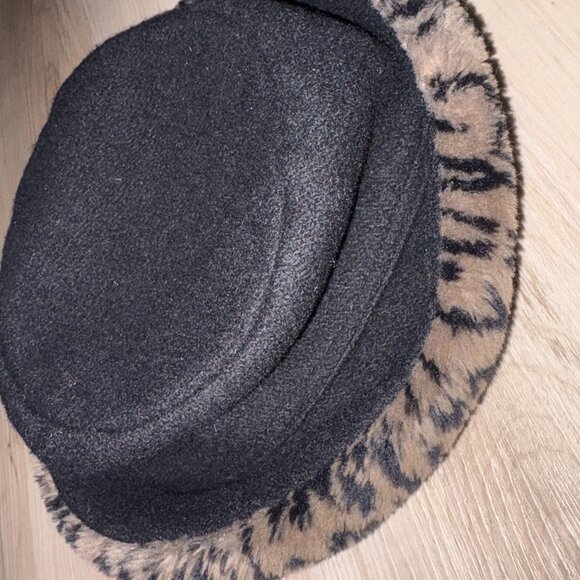 Vintage L'Hiver En Folie Leopard Bucket Hat - Picture 3 of 6